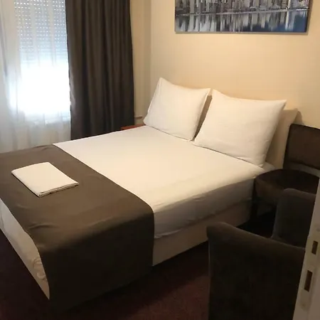 Oaza S Hotel