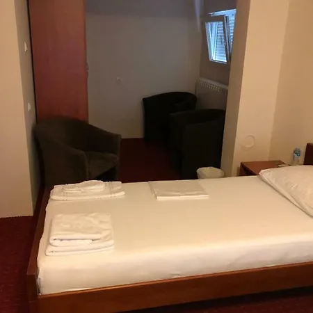 Hotel Oaza S *