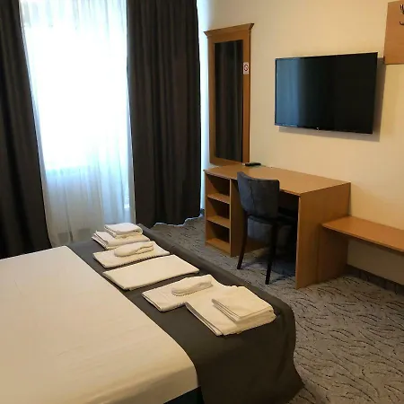 Oaza S Hotel *